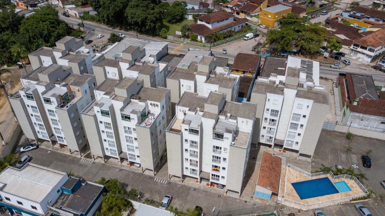 Apartment Jardim Palmeiras, Piscinas, Lazer, Estacionamento Coberto, Prox. Grande Ubatuba